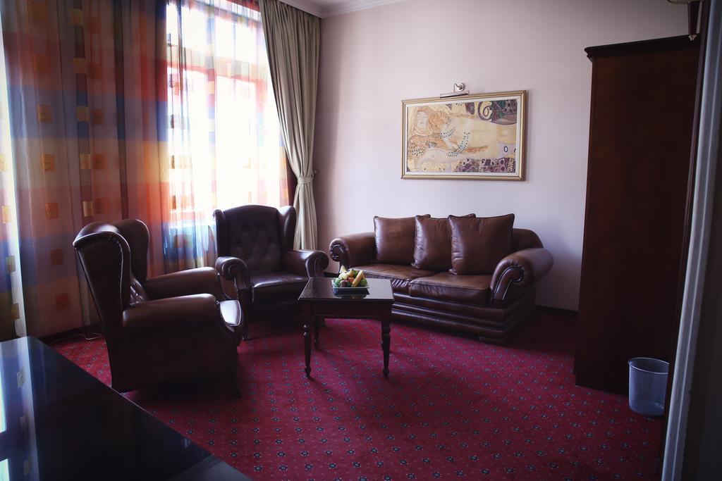 Hotel Millenium Bitola Bagian luar foto