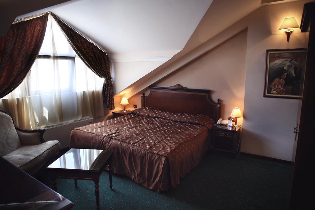 Hotel Millenium Bitola Bagian luar foto