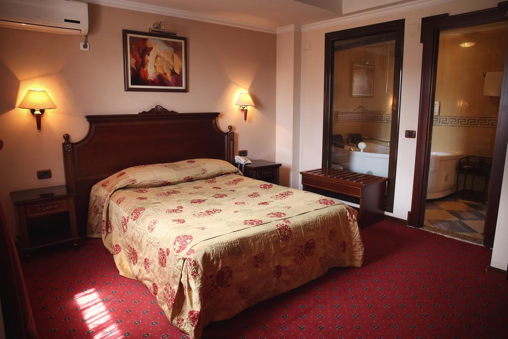 Hotel Millenium Bitola Bagian luar foto